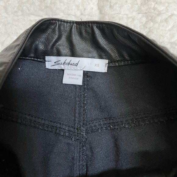 Vegan leather straight leg pants - Picture 7 of 11